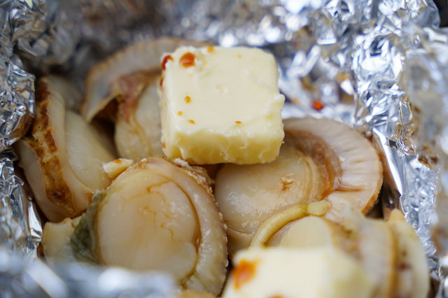 ホタテときのこのバターホイル焼き