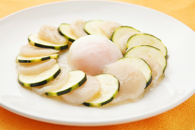 ホタテとズッキーニのカルパッチョ